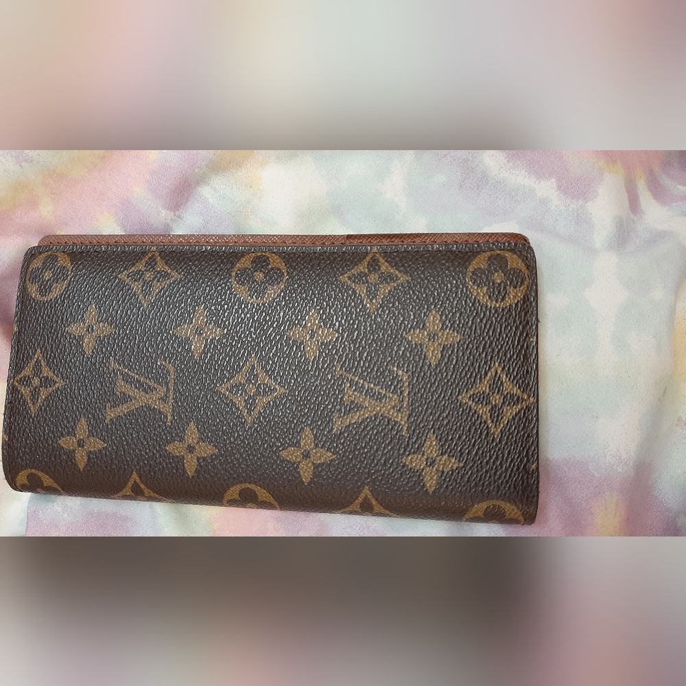 Louis Vuitton Brown  Brazza Monogram Wallet